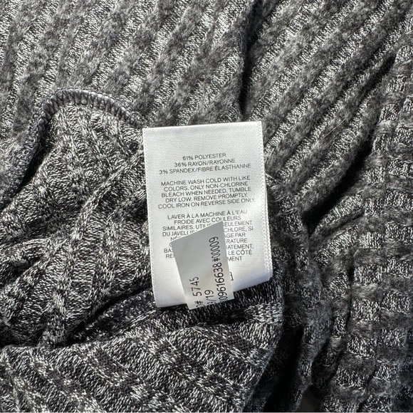 Express Double V Fashion Sweater - Picture 4 of 6